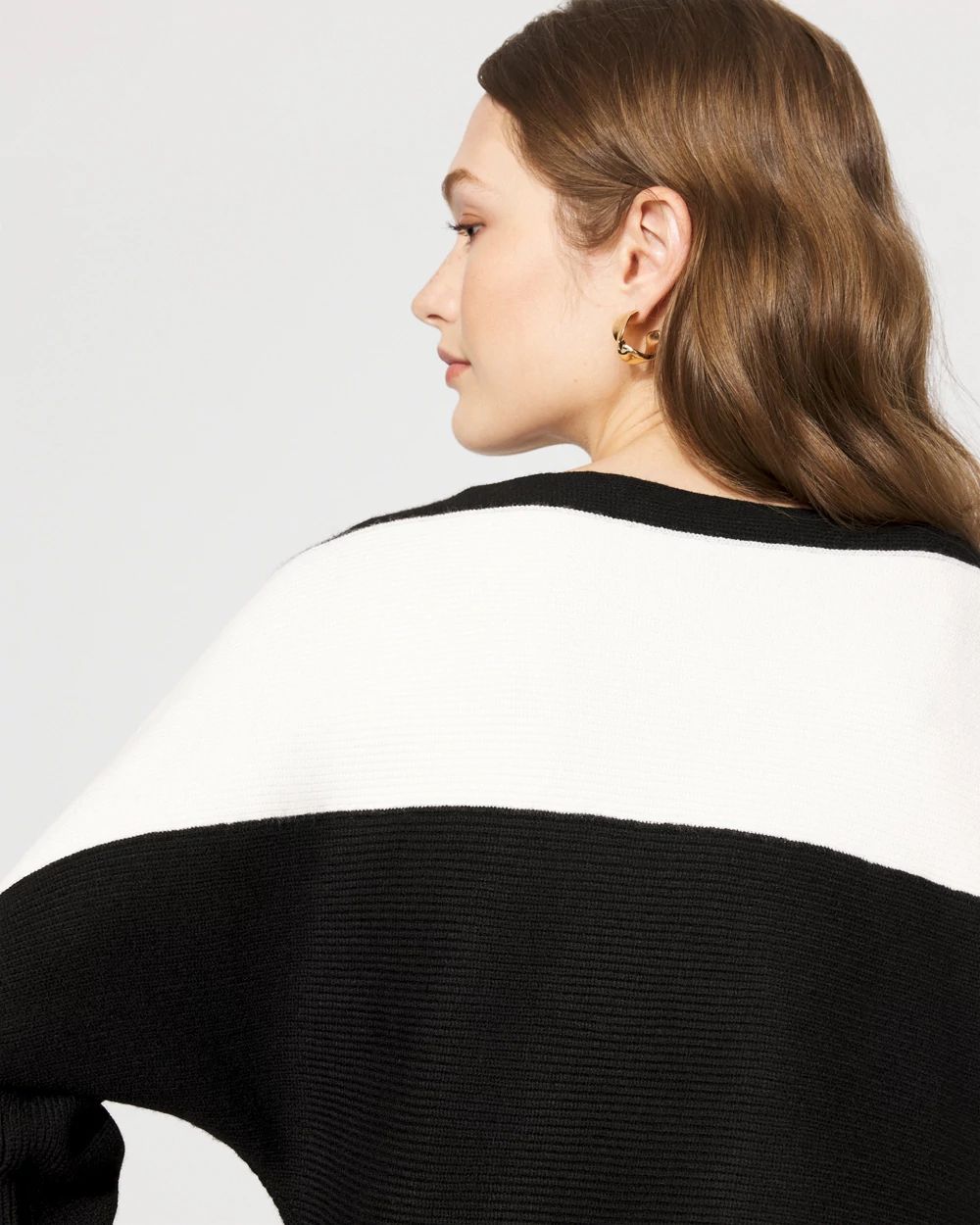 Colorblocked Asymmetric Hem Sweater