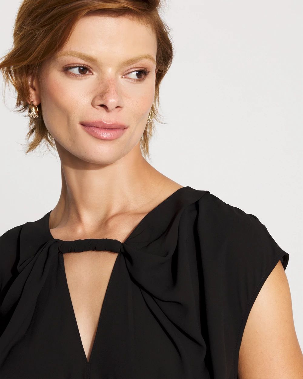 Twist-Neck Keyhole Shell