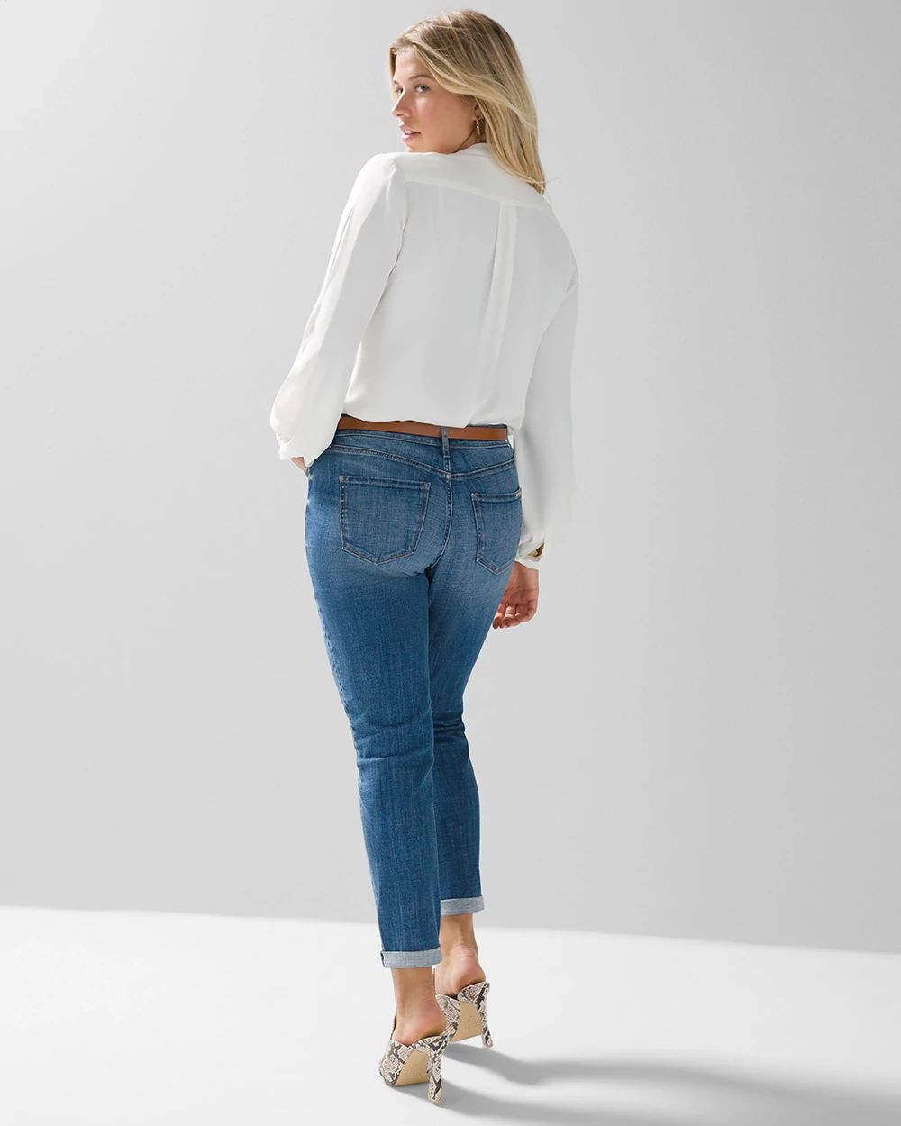 Curvy Mid-Rise Everyday Soft Girlfriend Jeans